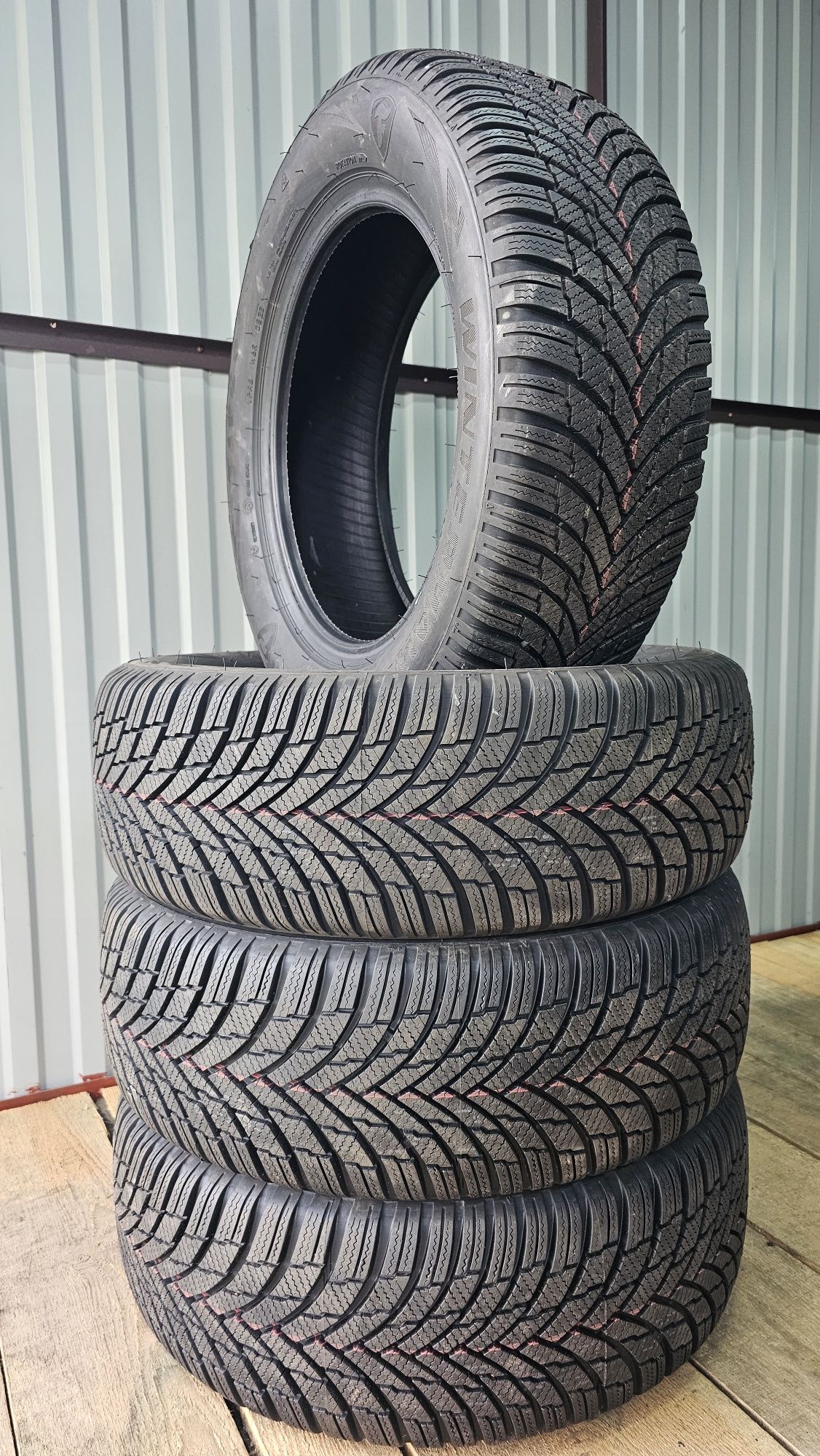 Firestone Winterhawk 4 195/60r15 88T