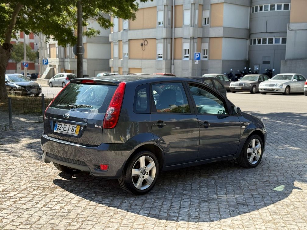 Ford Fiesta 1.4tdci 212.000kms 5lugares