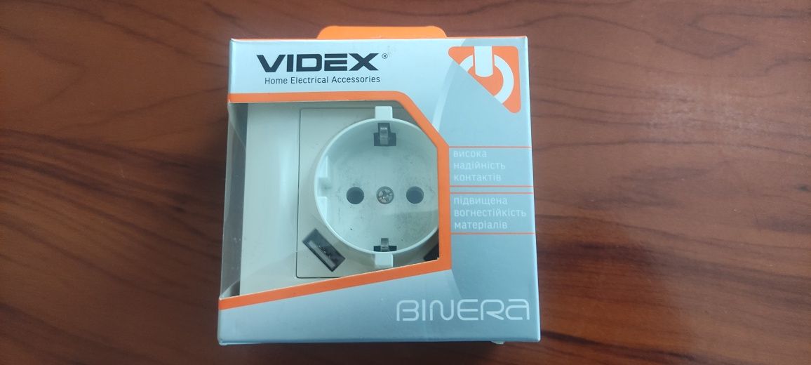 Розетка одинарная с usb Videx VF-BNSK1GU2-W BINERA белая