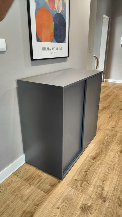 Szafka Ikea Vihals z drzwiami przesuwnymi ciemnoszara