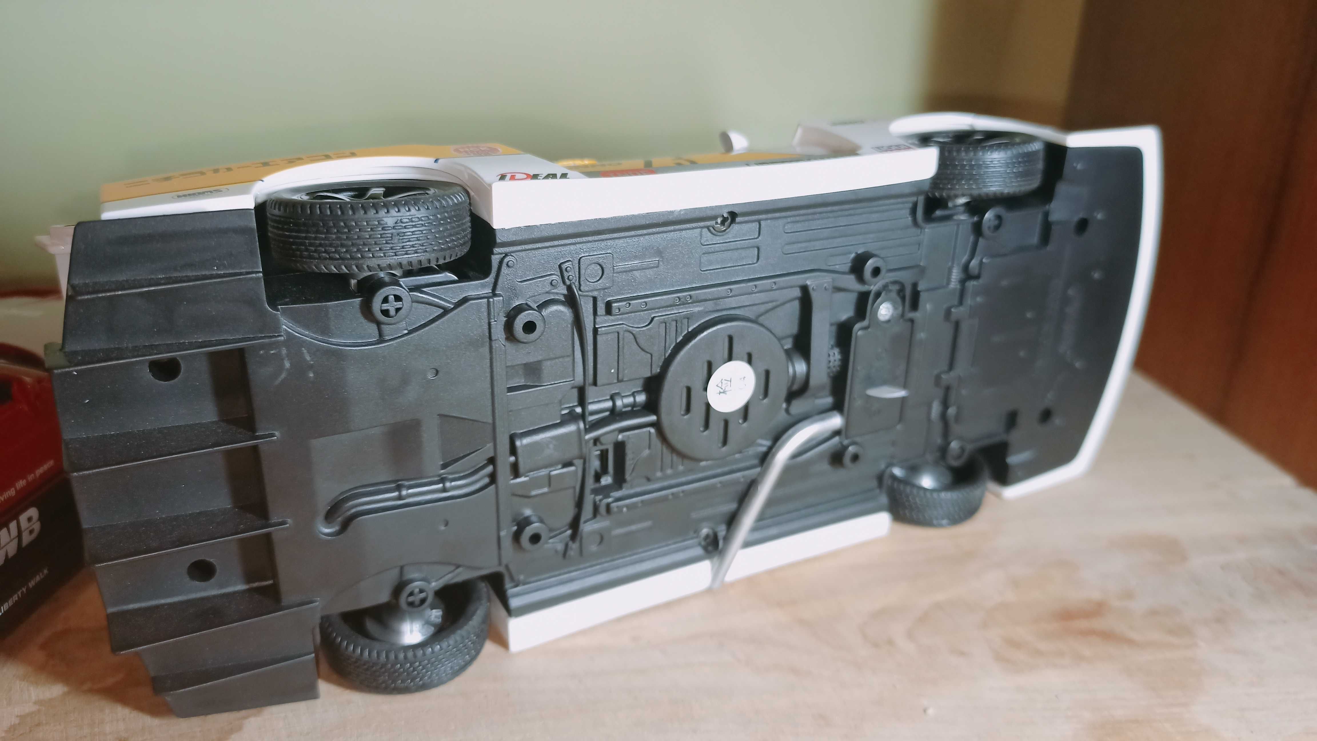 Nissan Skyline GT-R R34 Модель 1:24 розмір як у Jada
