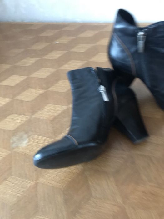 Bardzo atrakcyjne botki Gino Rossi