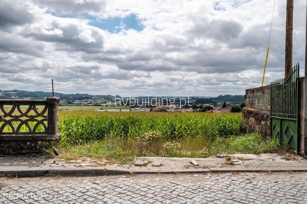 Terreno com 18.538m2 localizado em Viatodos