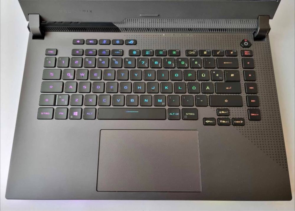 Asus ROG strix G15 g513qr