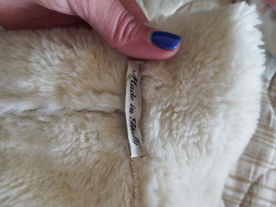 Colete de pele com pêlo dentro