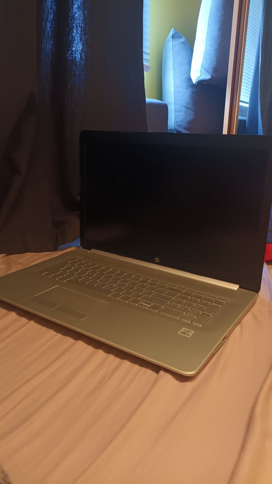 Laptop HP 17-by3099ng