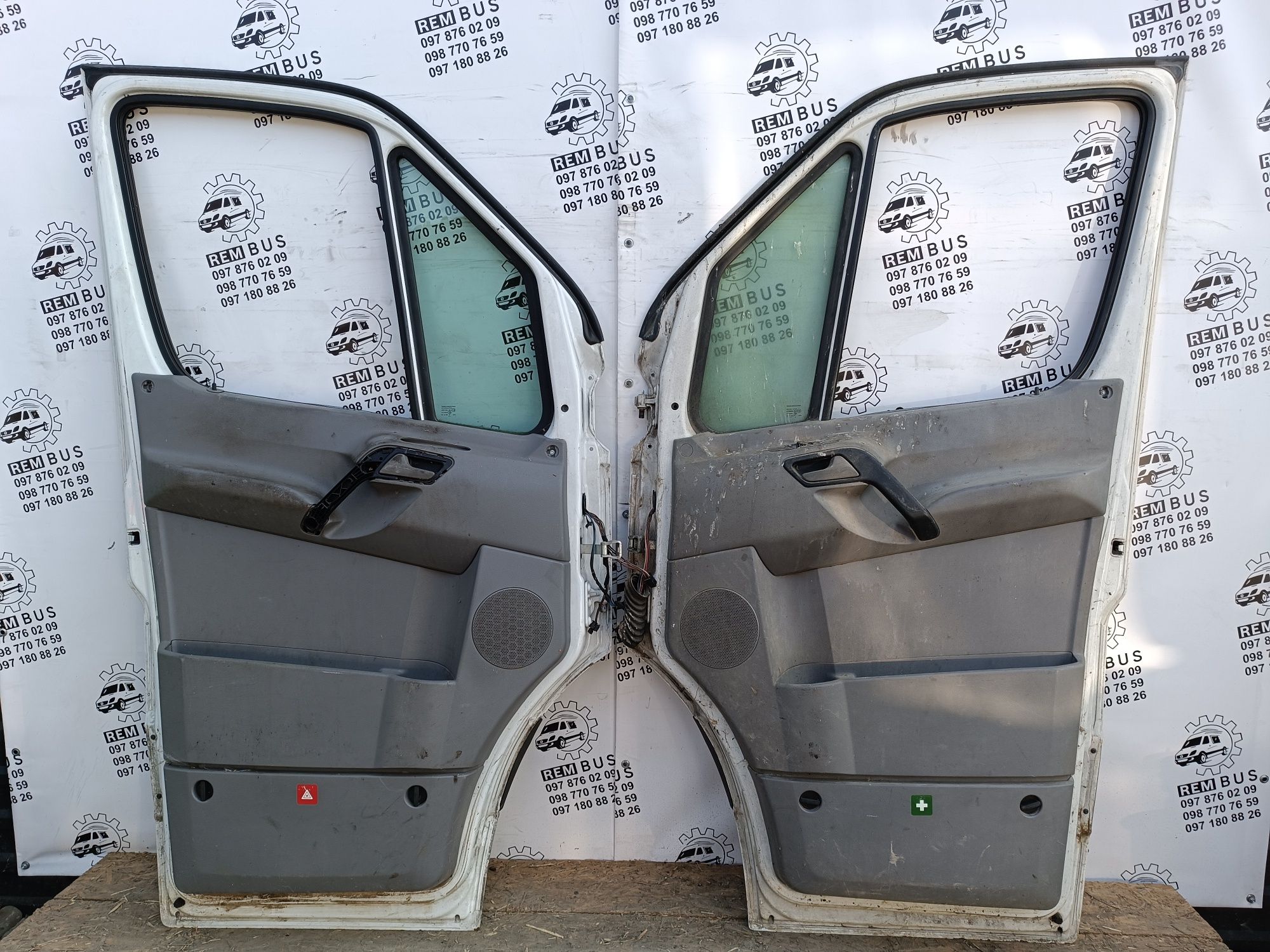 Білі двері передні MB Sprinter W906 VW Crafter спрінтер