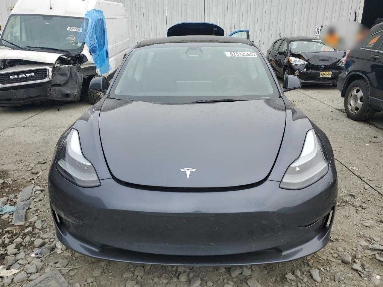 Tesla Model 3 2022 -