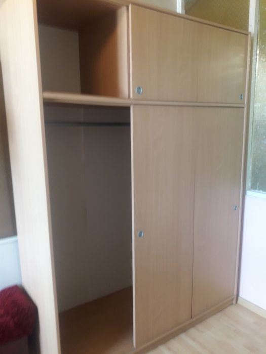 mam na sprzedaż szafe w bardzo dobrym stanie