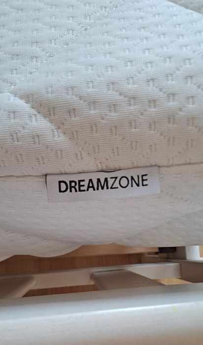 Drewniane łóżko z materacem 90x200 cm