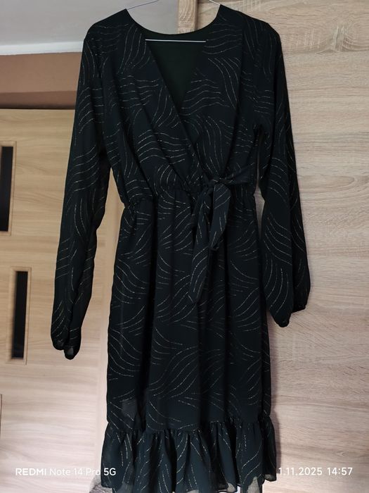 Elegancka sukienka błyszcząca