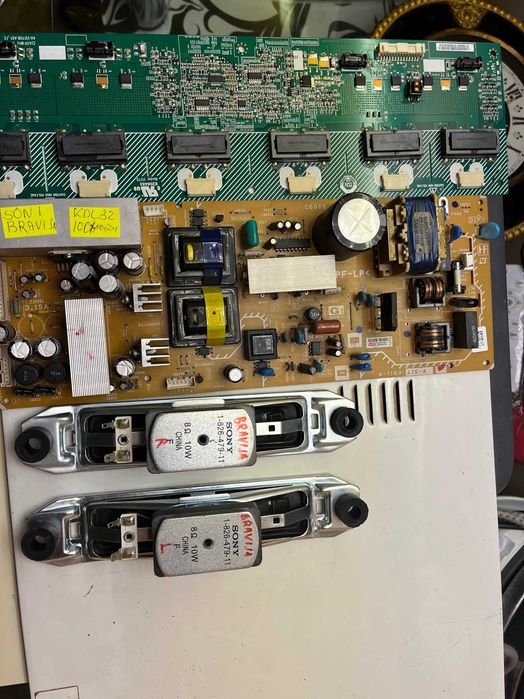 Телевізор Soni Bravia KDL -32 плати і динаміки