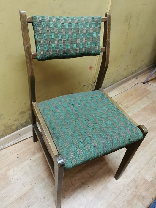 Krzesło lite drewno vintage PRL do renowacji