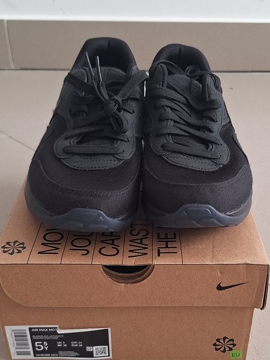 NIKE AIR MAX MOTFIT GS
Rozmiar 38
Cena: 210 zł