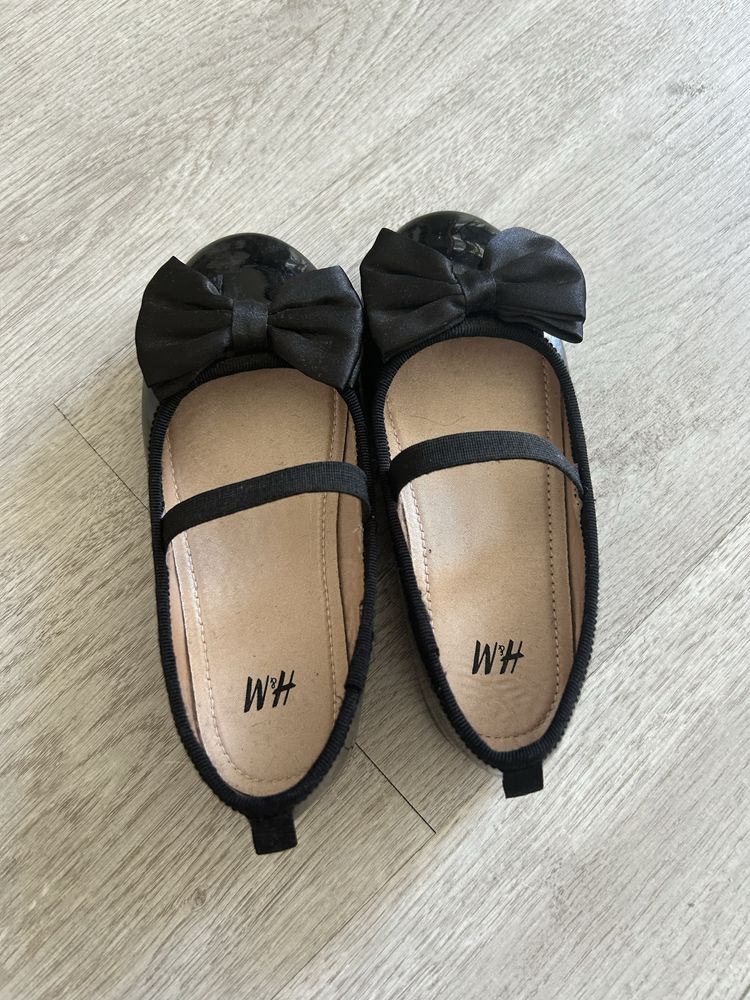 Sapatos verniz criança - loja H&M