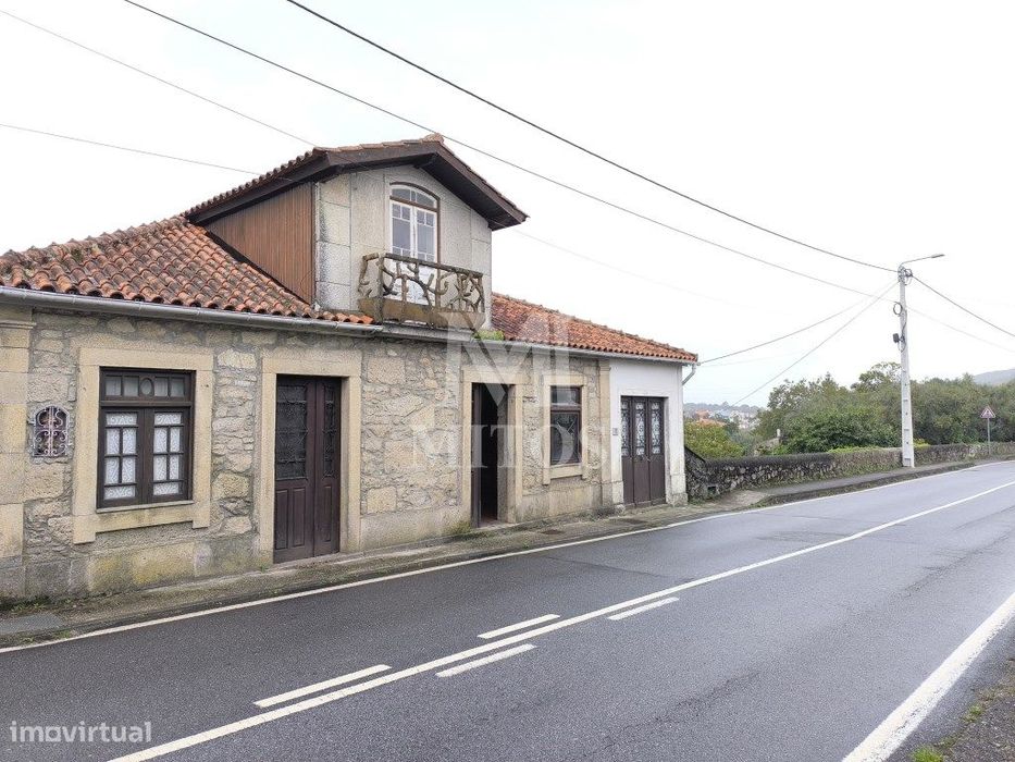 Moradia T4 com terreno e acesso ao rio - Riba de Âncora