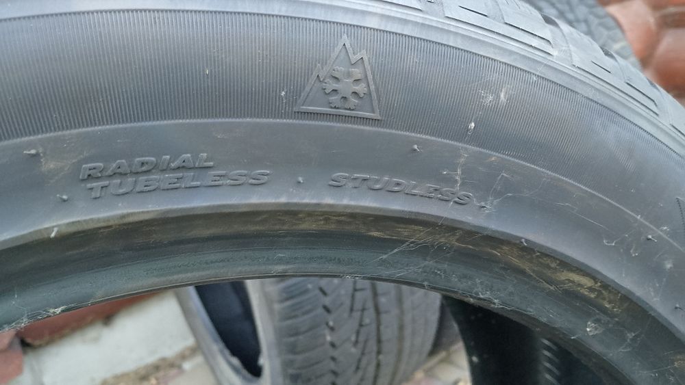 Шини Hankook Winter I*Cept Evo2 W320A SUV 285/45 R21 113V AO Детальніш
