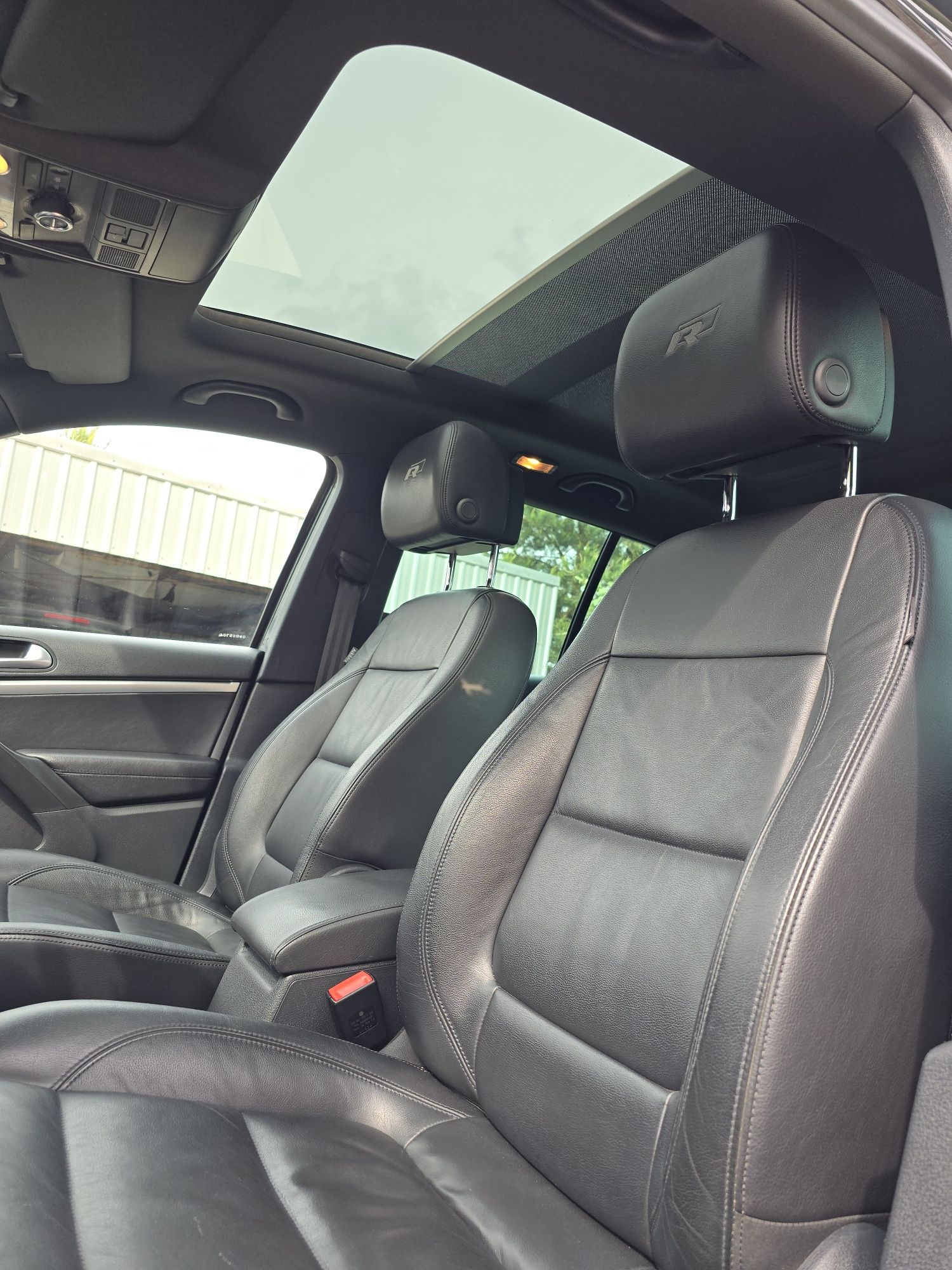 Tiguan R-line 4x4 170hp panorama