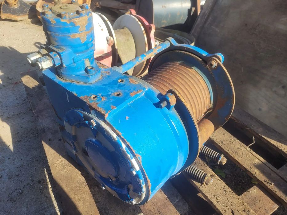 Wciągarka hydrauliczna o dużym uciągu