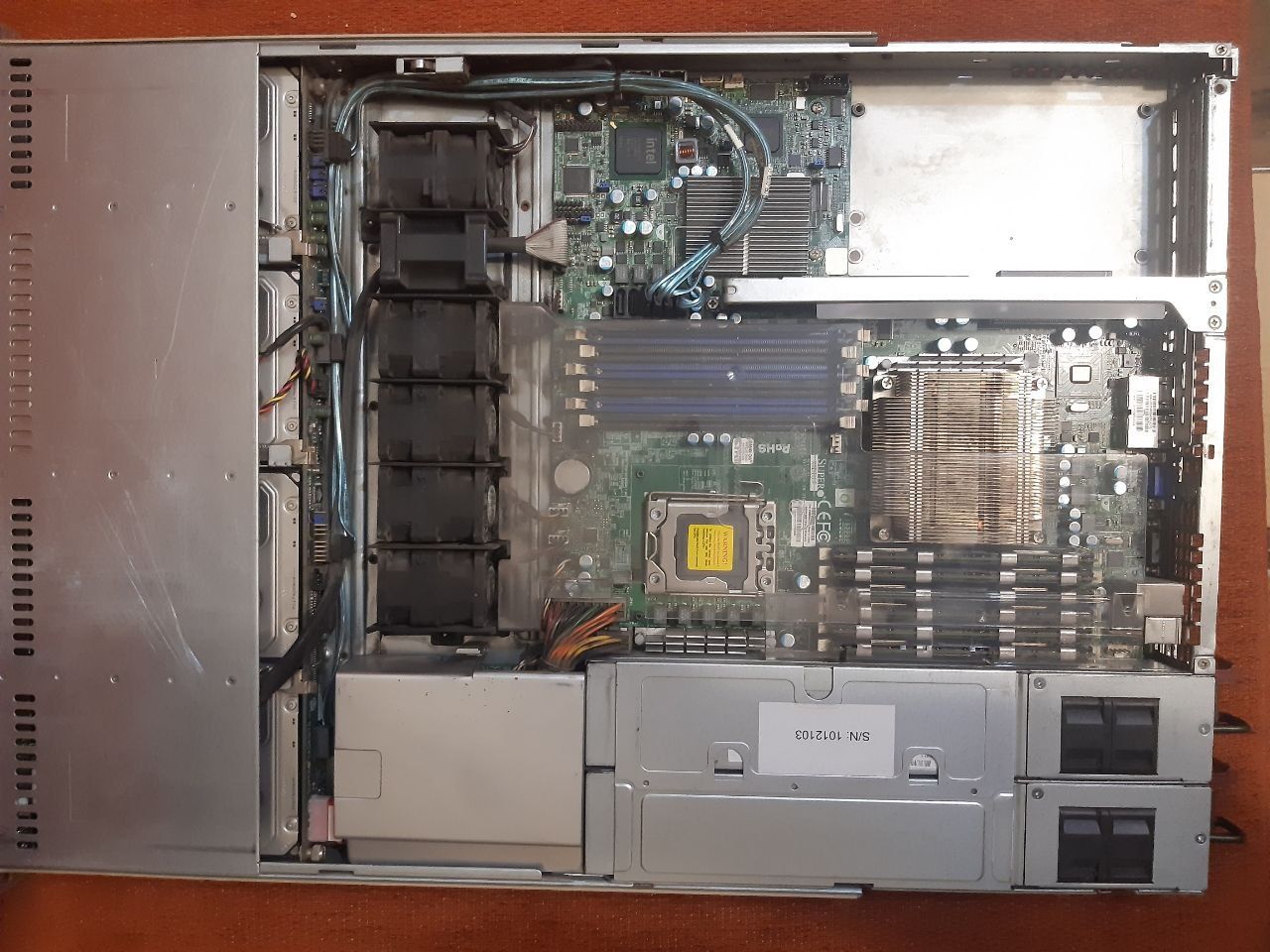 Server Supermicro X8DTU 1U