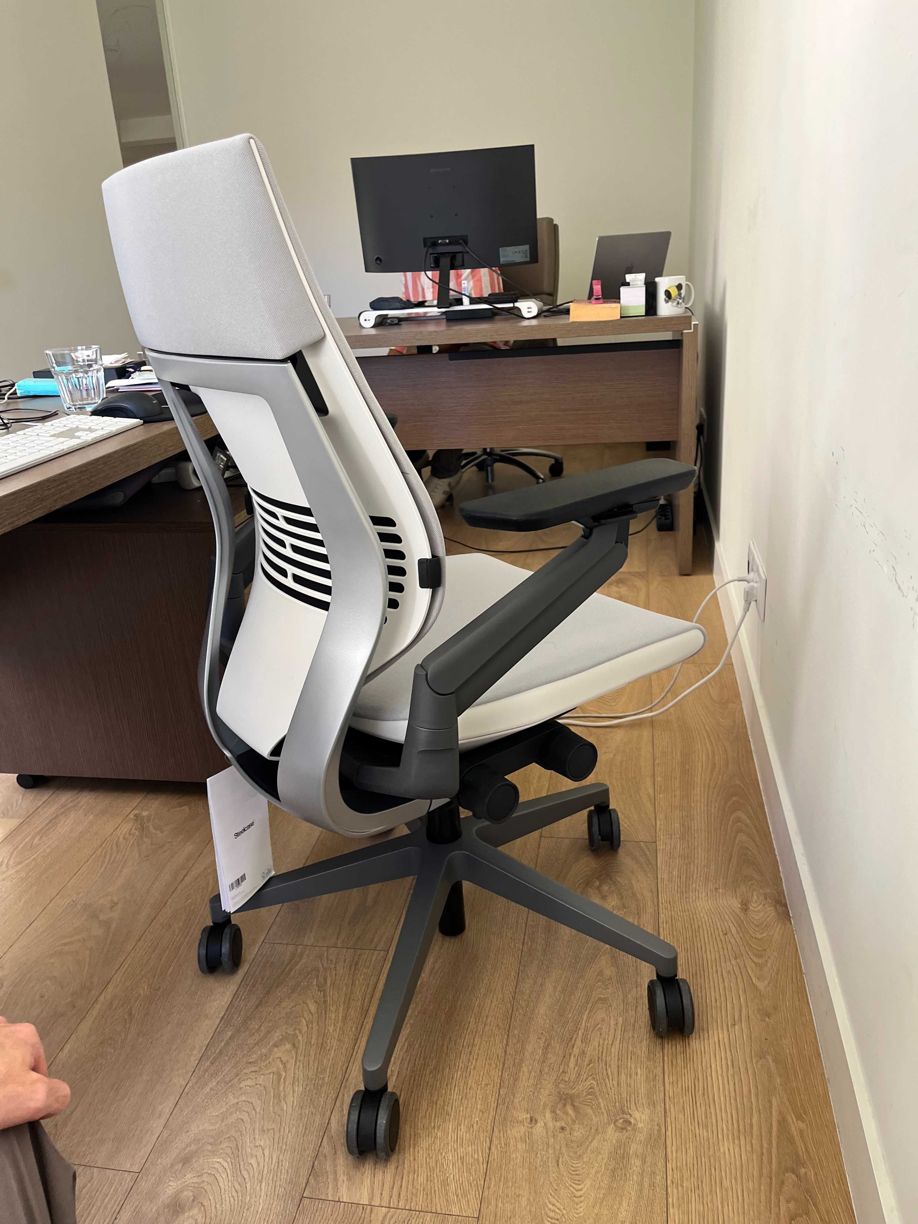 Cadeira Steelcase Gesture NOVA