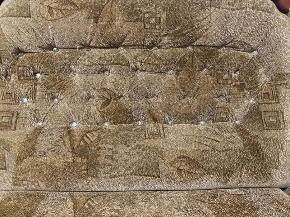 Подам диван в гарному стані