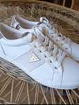 Trampki, buty sportowe, adidasy, sneakersy Guess, r. 43