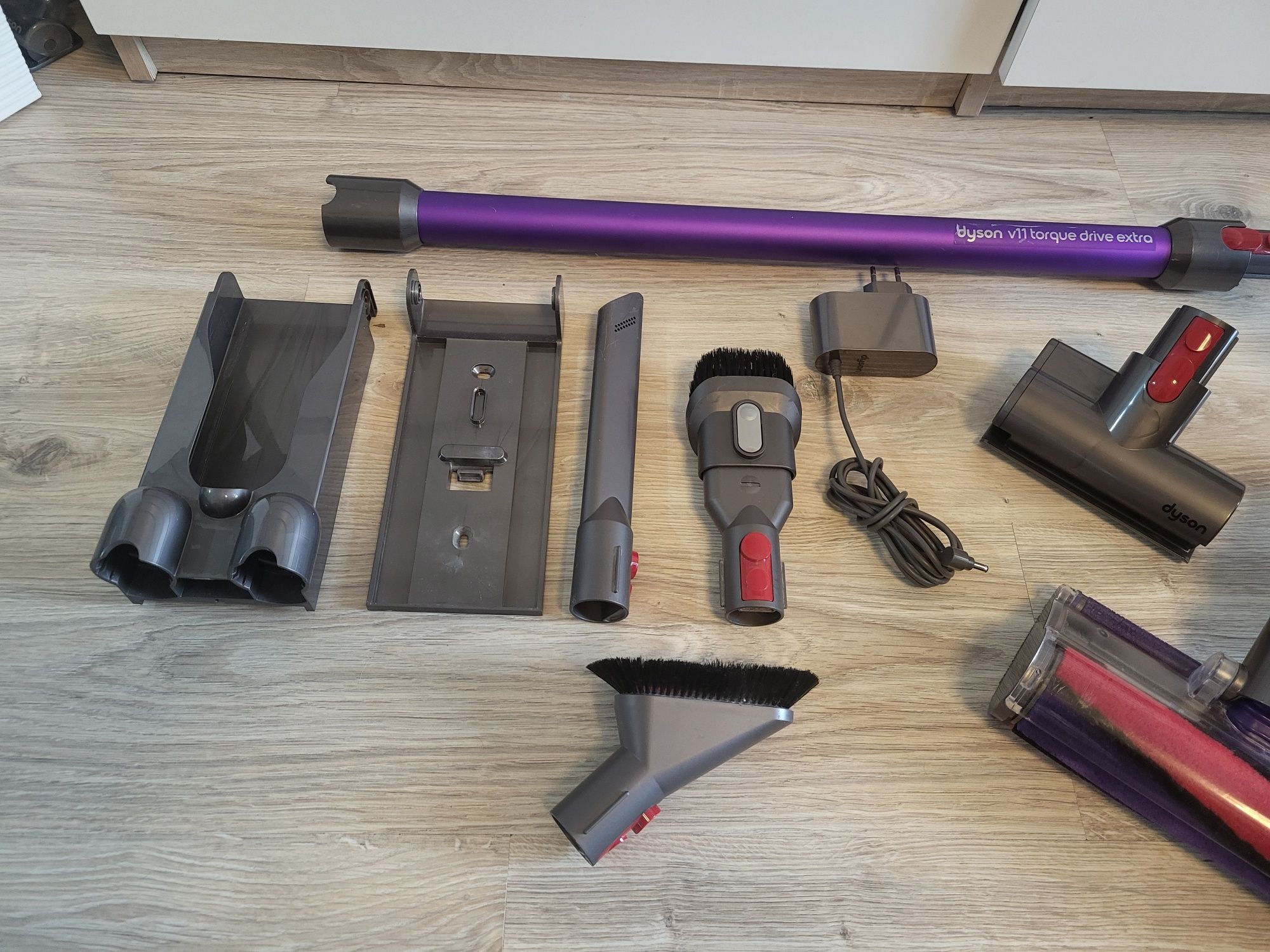 Odkurzacz Dyson V11 Torque Drive extra bezprzewodowy pionowy ŁADNY