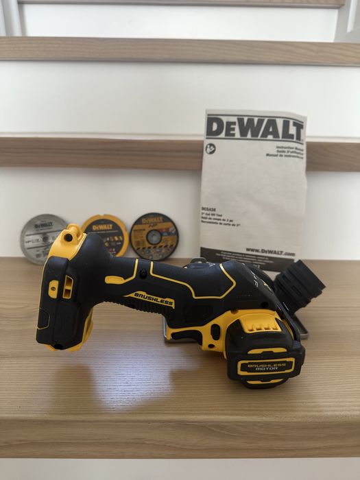 Безщіткова кутова болгарка dewalt dcs438