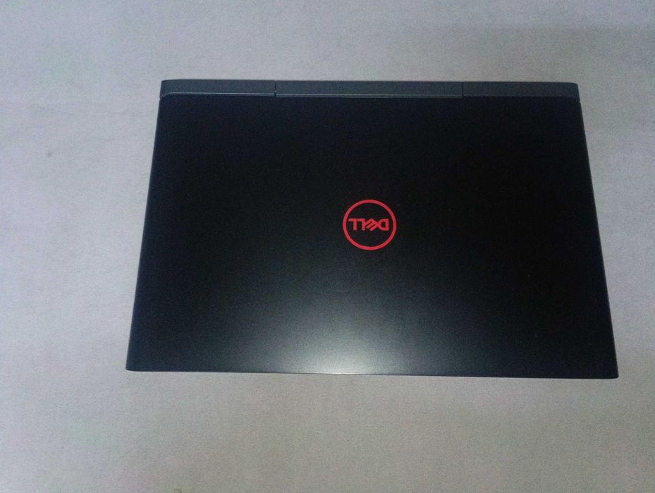 Dell 7577 (i5 7300HQ/GTX 1060 6GB)