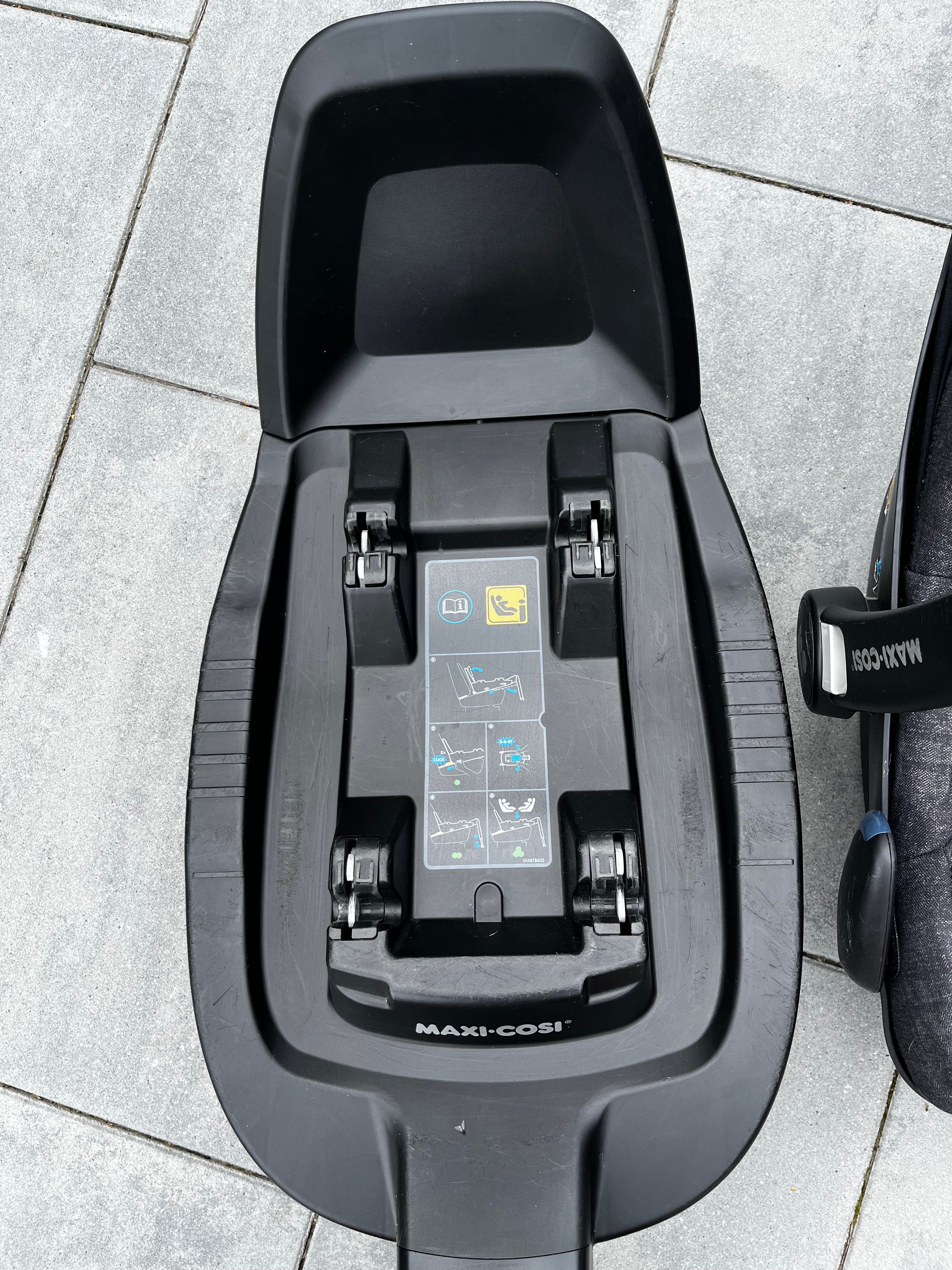 Fotelik MAXI COSI PEBBLE PRO i-Size z bazą isofix i adapterami