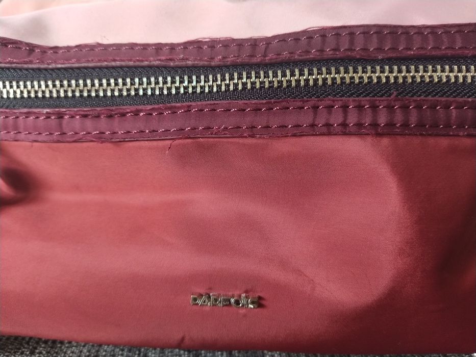 Mala Parfois faltam as alças p/ usar como mochila