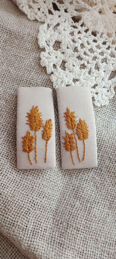 Haftowana biżuteria - spinki do włosów handmade