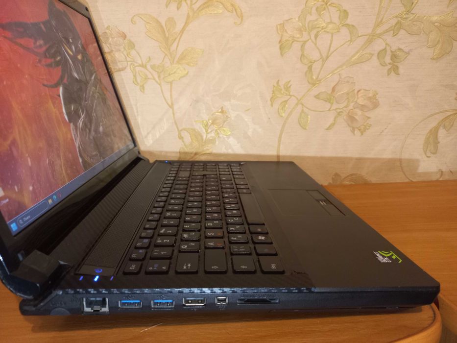 Игровой Видео GTX 1060  (6 ГБ)  Intel Core i7 / 16 RAM/ Clevo P150