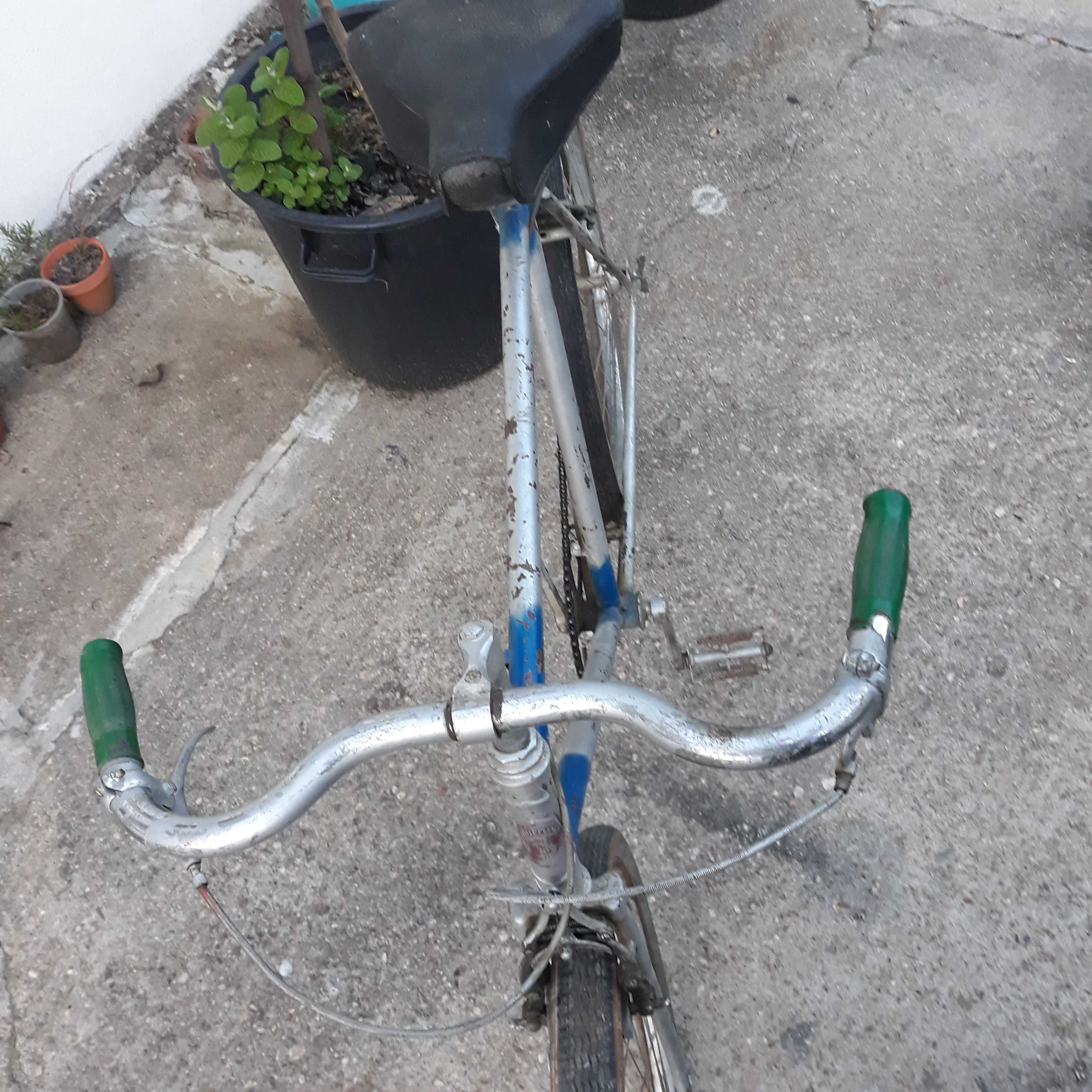Bicicleta roda 26 antiga para restauro