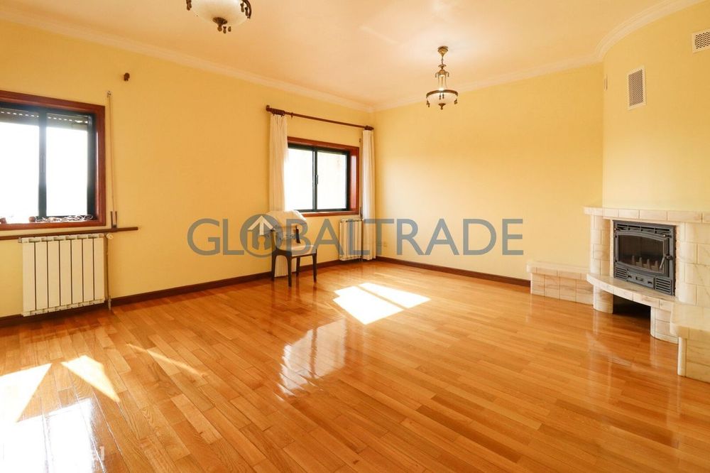 Andar de Moradia T3 com terraço em Campanhã