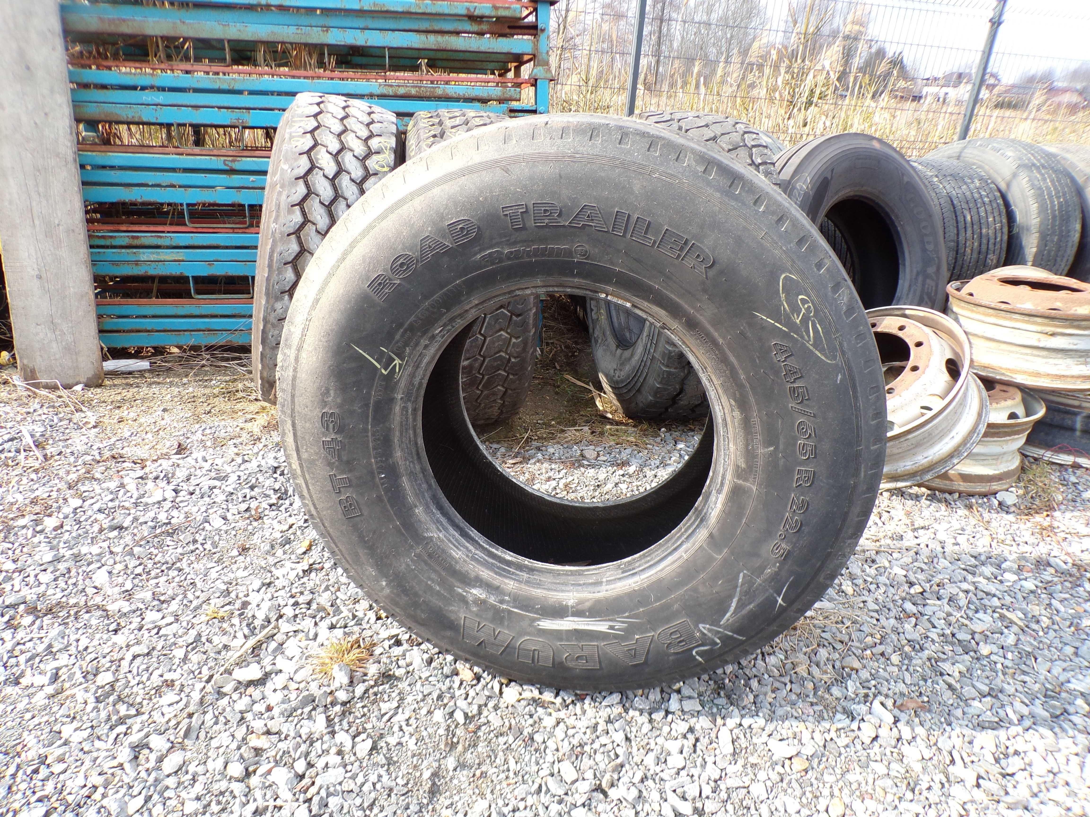 opona 445/65R22.5 BARUM BT43 (830 netto)