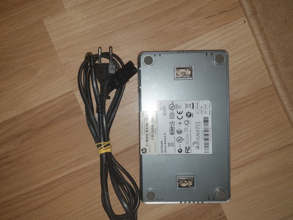 HP  коммутатор (8 x 100 Мбит/с). HP Networking 8 Port Switch