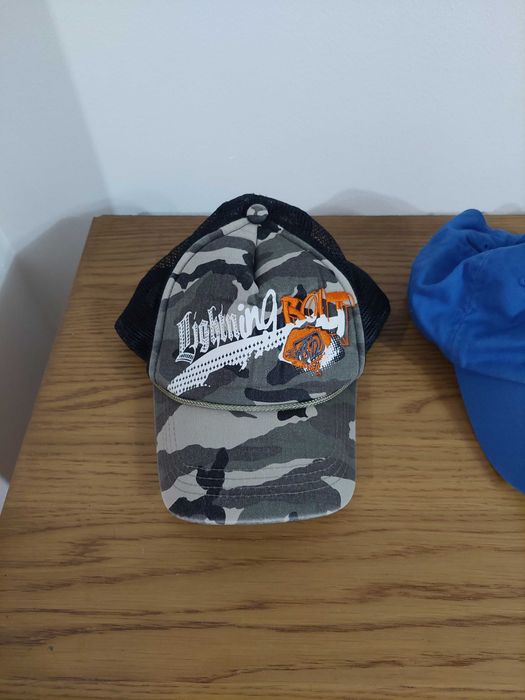 Boné / Cap Lightning Bolt e H&M