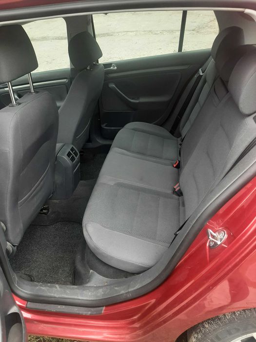 volkswagen golf 2005r 1.6 benzyna mały przebieg