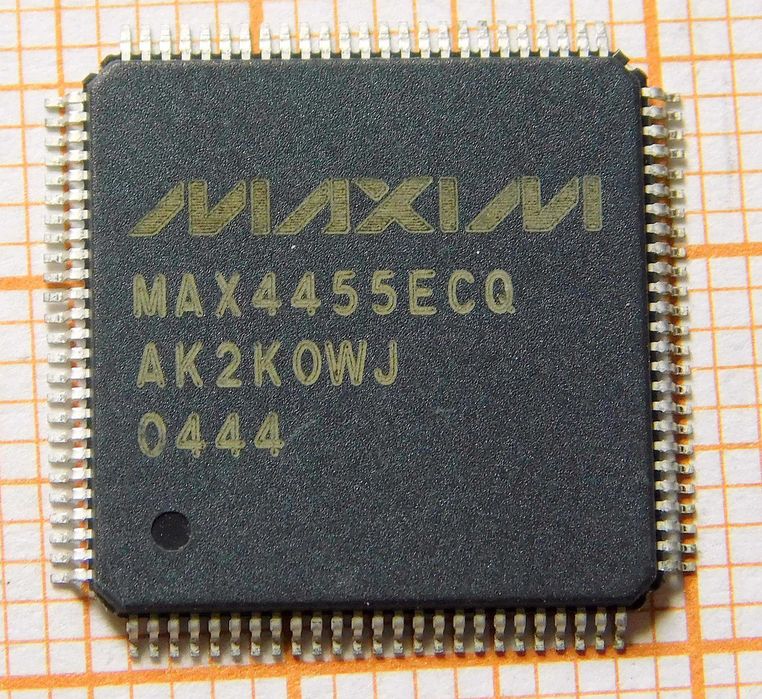 wzmacniacz wideo MAX4455, pamięć AMIC A43L2616V i inne ZESTAW[082]A1