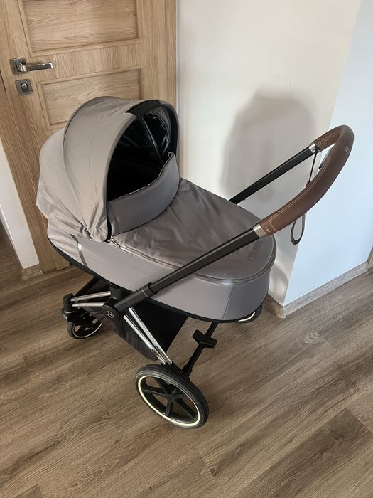 Cybex Priam 2.0 platinum kolor manhatan grey.