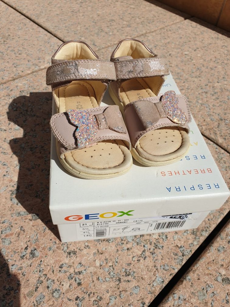Sandały dla dziewczynki Geox r. 21 13 cm