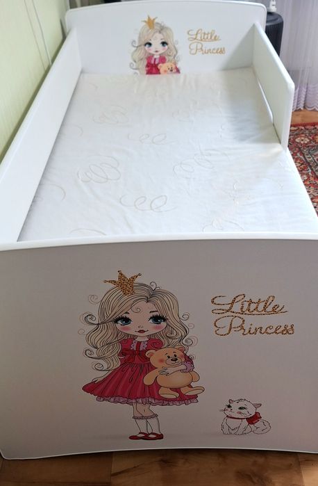 Дитяче ліжко для дівчинки