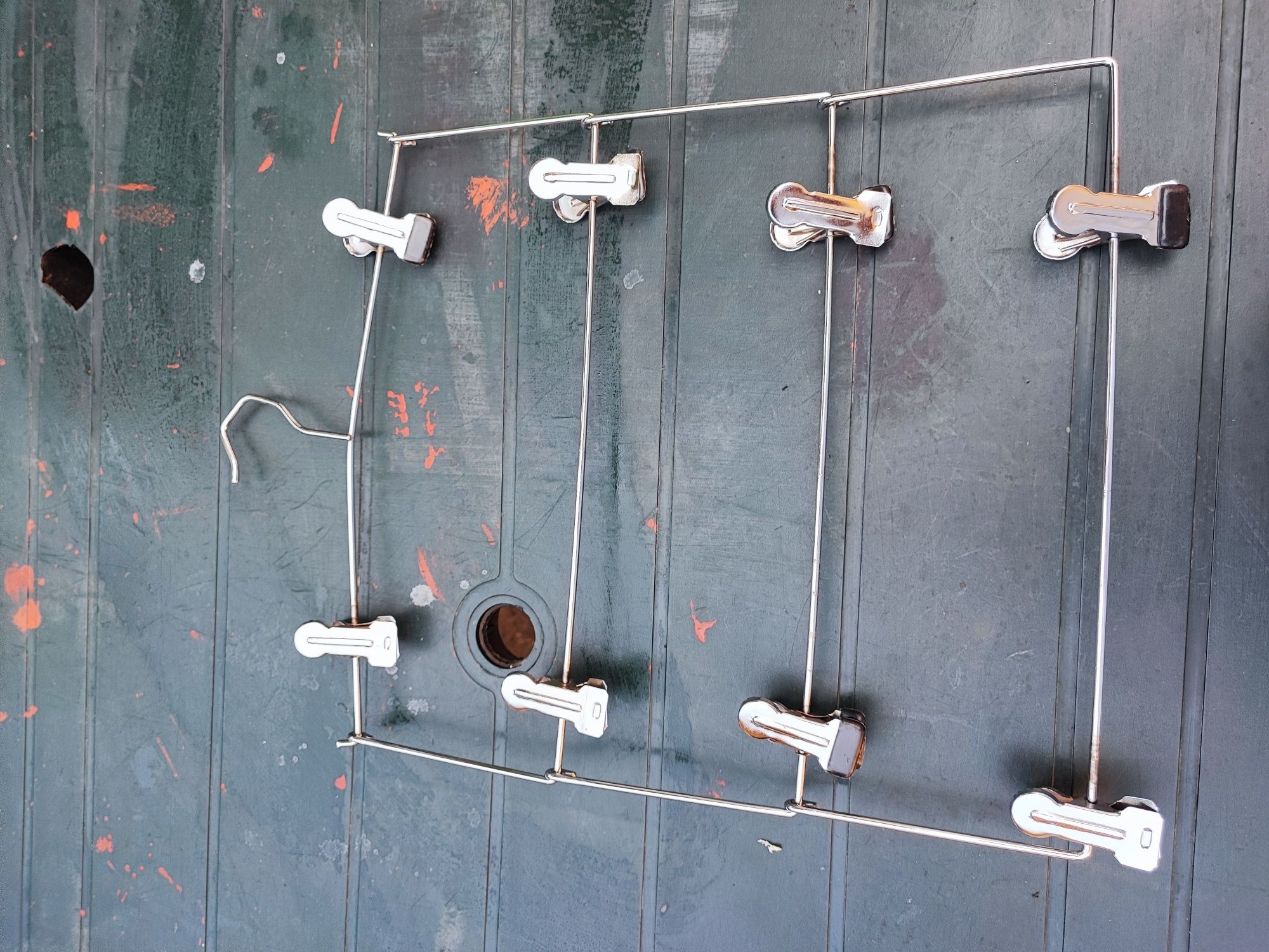 Cabides em metal para saias ou calças
