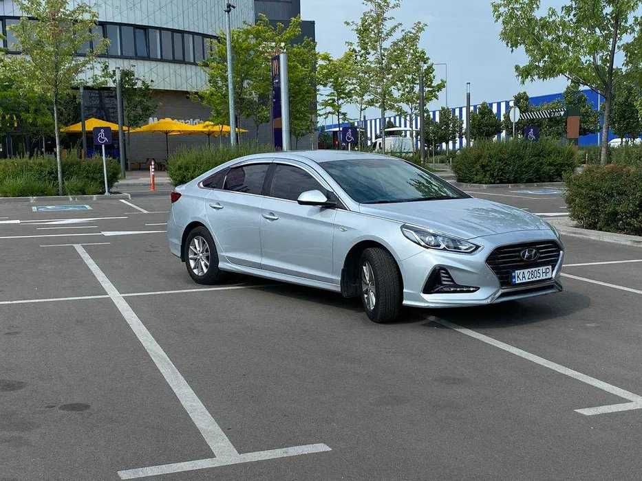 Потижнева та довгострокова оренда Hyundai Sonata