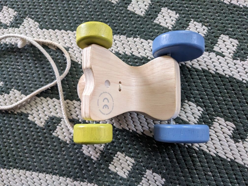 Drewniana zabawka ze sznurkiem dla dziecka montessori  zajączek