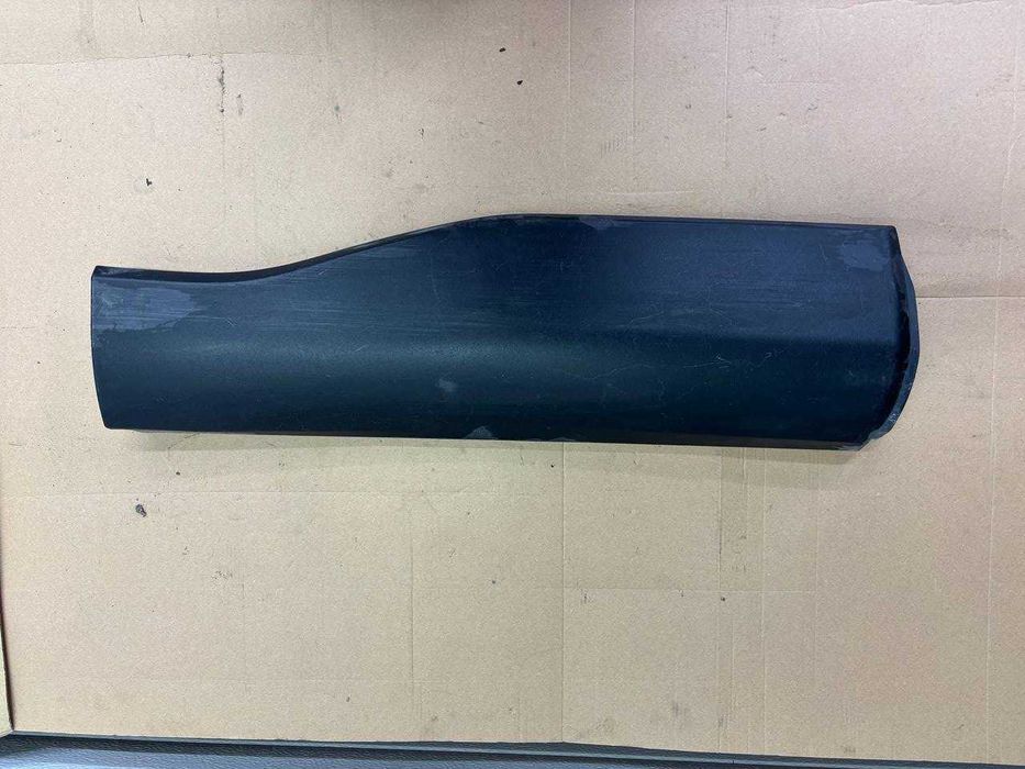 Накладка задньої дверки toyota corolla cross з 2020 75741-16570