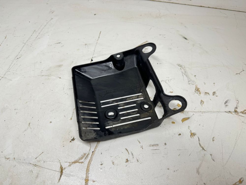 Ducati Monster 821 Osłonka Regulatora Napięcia Osłona Wypełnienie 15