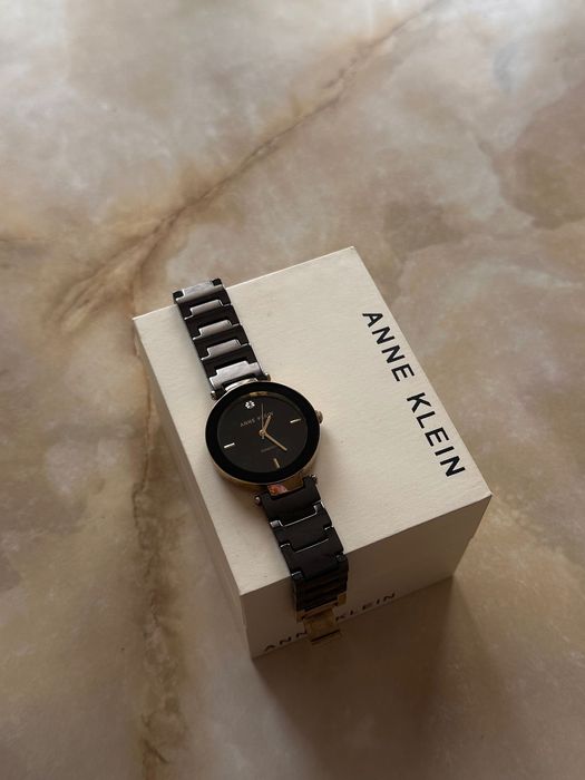 Годинник Anne Klein